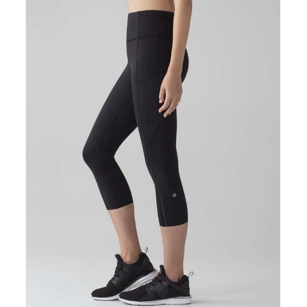 Lululemon Fast Free Crop II *Nulux 19" Black Size 6 EUC